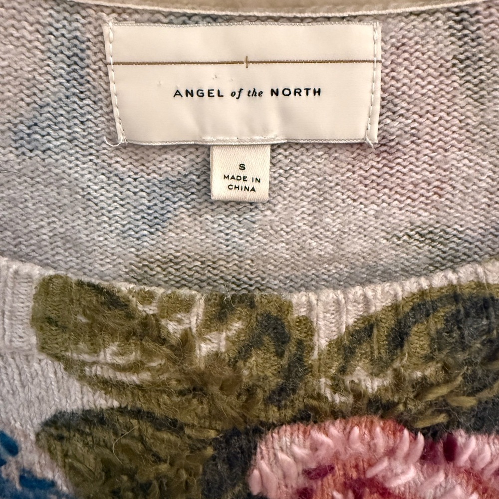 Angel Of The North Floral Knit Top - Picture 2 of 7